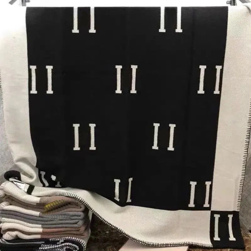Luxury Designer Blanket Fashion Cashmere Throw Blankets American And Europe Couverture Potable Hand Wash Home And Office Copertura
Luxury Designer Blanket Fashion Cashmere Throw Blankets American And Europe Couverture Potable Hand Wash Home And Office Copertura