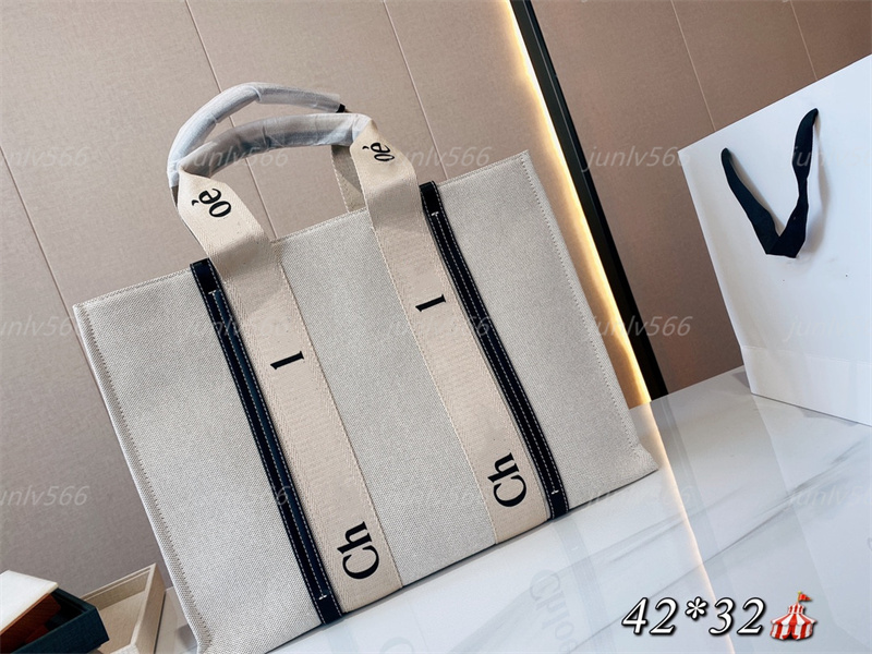 2022 Cross Body bag Women Simple And Fashionable Diagonal Literary Fan Letter Printing Large-Capacity Canvas One- Shoulder Beach Bags Shopping Bag, Size: 26 × 20 × 8cm
2022 Cross Body bag Women Simple And Fashionable Diagonal Literary Fan Letter Printing Large-Capacity Canvas One- Shoulder Beach Bags Shopping Bag, Size: 26 × 20 × 8cm