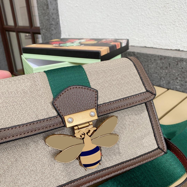 Designers Bag Bee Unisex Purse Luxurys Manufuctional Bags Wallet 2021 Hottes Tend Selling Popular High Quality Fast Shipping, Red
Designers Bag Bee Unisex Purse Luxurys Manufuctional Bags Wallet 2021 Hottes Tend Selling Popular High Quality Fast Shipping, Red
