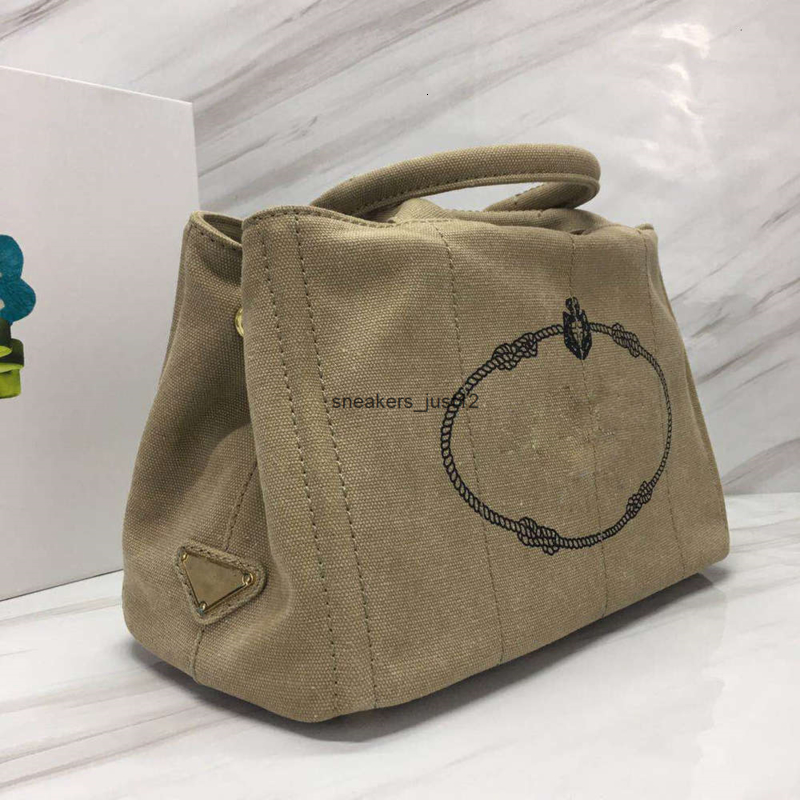 Luxury Canvas escale billetera de diseador book tote beach pear boite Letter Thread Khaki crossbody bag famous name fashion handbag
Luxury Canvas escale billetera de diseador book tote beach pear boite Letter Thread Khaki crossbody bag famous name fashion handbag