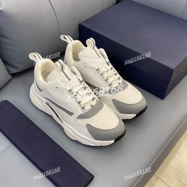 Hot new Fashion Paris Sneaker Triple S Casual Dad Shoes for Men's Women Beige Black Contrast Color matching Sports Designer Shoe Size 35-46
Hot new Fashion Paris Sneaker Triple S Casual Dad Shoes for Men's Women Beige Black Contrast Color matching Sports Designer Shoe Size 35-46