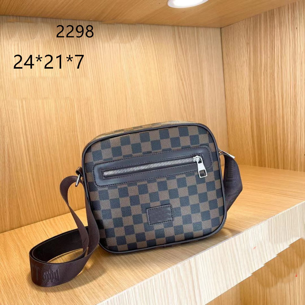 Mens Shoulder Bags canvas leather Designers Messenger Bag Trip Postman Classic Handbag Briefcase Crossbody Good quality Wallet Evening handbags, With logo
Mens Shoulder Bags canvas leather Designers Messenger Bag Trip Postman Classic Handbag Briefcase Crossbody Good quality Wallet Evening handbags, With logo