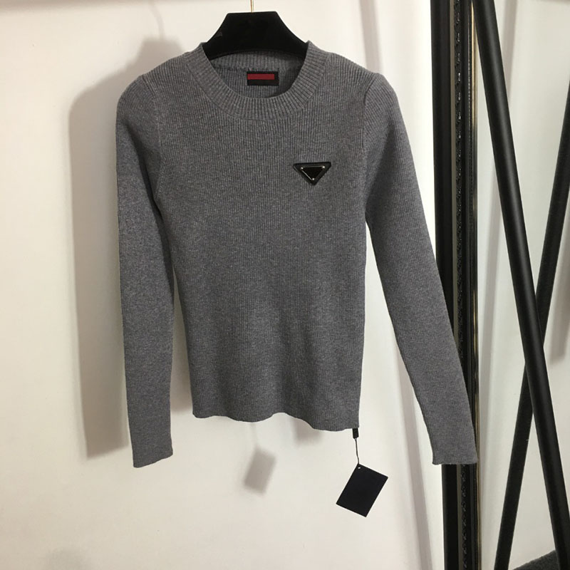 4 Colors Long Sleeve Tops Designer Women Knitted T Shirt Triangle Badge Ladies Winter Sweaters, White
4 Colors Long Sleeve Tops Designer Women Knitted T Shirt Triangle Badge Ladies Winter Sweaters, White