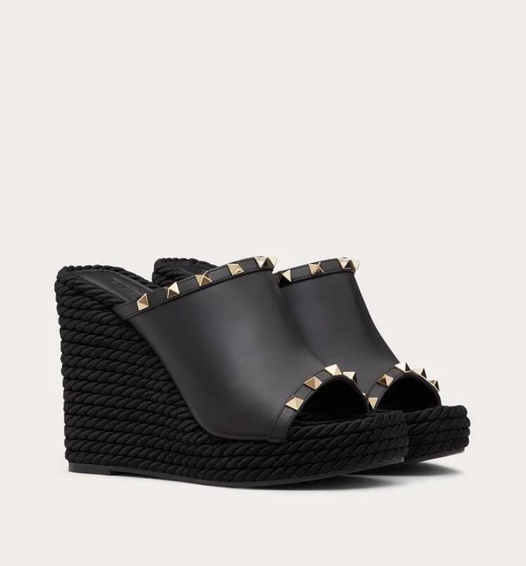 Perfect Summer Rock Stud Sandals Wedges Heels Mule Nude Black Calfskin Slip On Women's Slippers Espadrilles Lady Sandalias With Box
Perfect Summer Rock Stud Sandals Wedges Heels Mule Nude Black Calfskin Slip On Women's Slippers Espadrilles Lady Sandalias With Box