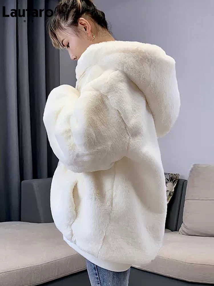 Lautaro Winter Fluffy Warm Soft White Oversized Faux Fur Jacket Women Long Sleeve Black Zip Up Faux Fur Sweatshirt Korean Hoodie 210917