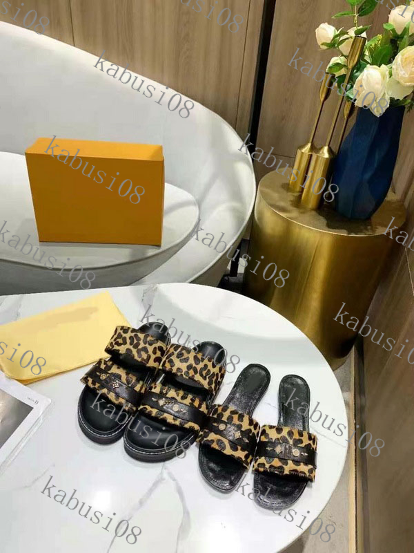 Luxury brand super sexy leopard print ladies slippers top comfortable fluffy flat bottom young women sandals summer shoes with boxes
Luxury brand super sexy leopard print ladies slippers top comfortable fluffy flat bottom young women sandals summer shoes with boxes