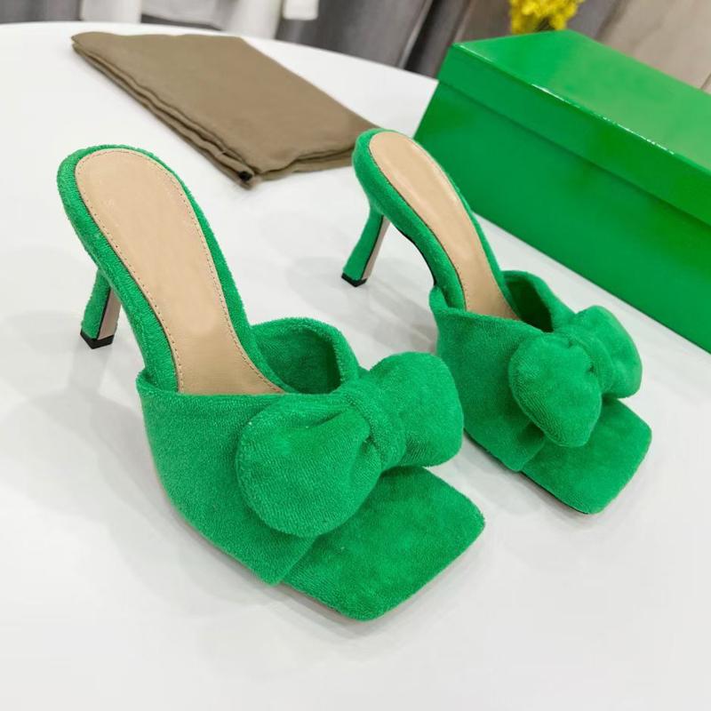 Classic designer Suede women Half slippers cowhide 100% leather bow Thin heels Slides woman shoe beach Lazy Sandals sexy High heeled shoes Large size 35-41-42 With box, Extra box
Classic designer Suede women Half slippers cowhide 100% leather bow Thin heels Slides woman shoe beach Lazy Sandals sexy High heeled shoes Large size 35-41-42 With box, Extra box