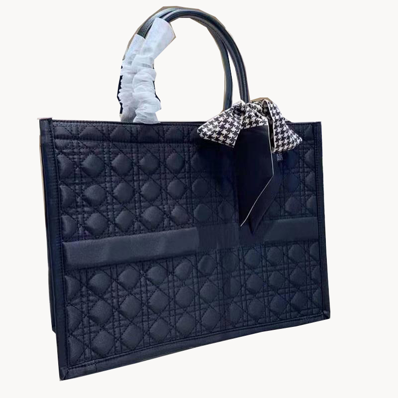 2021 luxury tote bag 3A handbag fashion shopping bags designer unisex canvas black braided silk scarf
2021 luxury tote bag 3A handbag fashion shopping bags designer unisex canvas black braided silk scarf