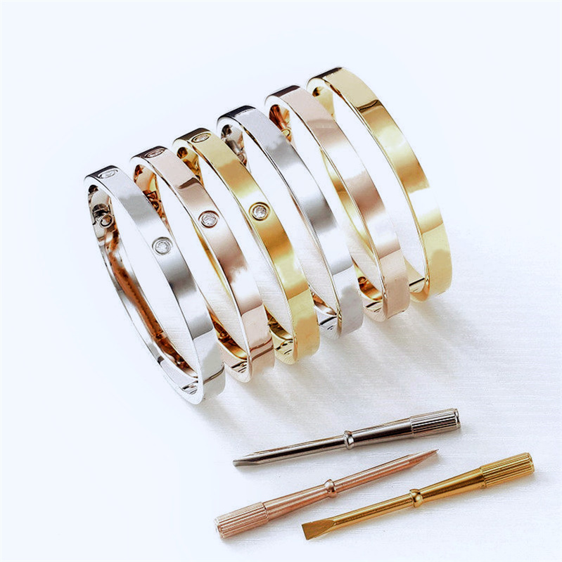 Love tennis bracelet mens designer bracelets bangles Stainless Steel fashion jewelry party wedding gift womens friendship bracelet gold bangle for girls with bag
Love tennis bracelet mens designer bracelets bangles Stainless Steel fashion jewelry party wedding gift womens friendship bracelet gold bangle for girls with bag