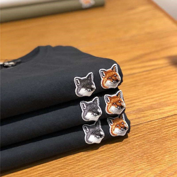 Men and women maison-kitsune double-headed fox embroidery casual cotton breathable round neck short-sleeved T-shirt, White;black
Men and women maison-kitsune double-headed fox embroidery casual cotton breathable round neck short-sleeved T-shirt, White;black