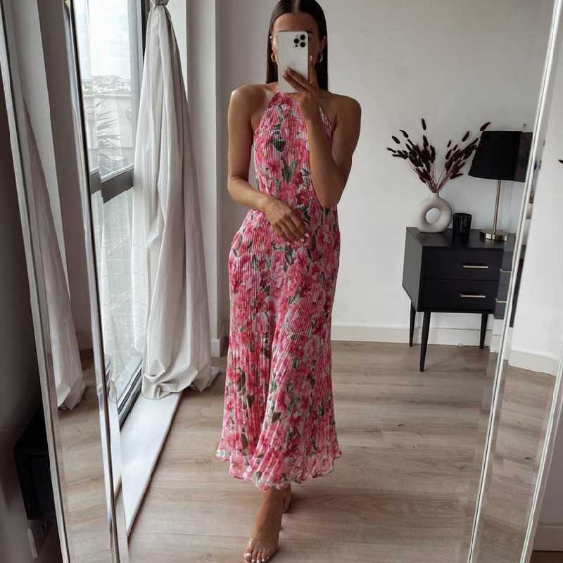 Sweet Woman Pink Halter Print Long Dress Summer Ladies Backless Beach Dresses Female Stretchy Flower Neck-mounted Dress 210630