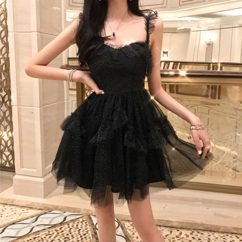 Black sparkling sexy mesh backless Ball Gown Spaghetti Strap Slim summer dress female short lace ins party fashion 210608
Black sparkling sexy mesh backless Ball Gown Spaghetti Strap Slim summer dress female short lace ins party fashion 210608