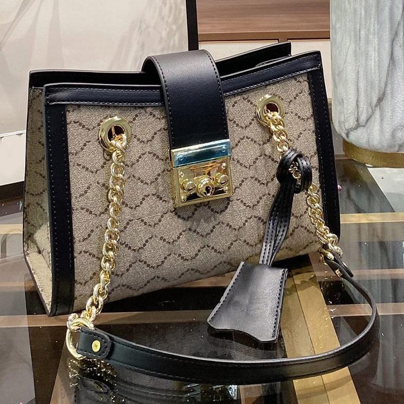 Chain Shoulder Bags Messenger Bag Ladies Travel Luggage Classic Letter Square Lock Decoration Hasp Women Purse
Chain Shoulder Bags Messenger Bag Ladies Travel Luggage Classic Letter Square Lock Decoration Hasp Women Purse