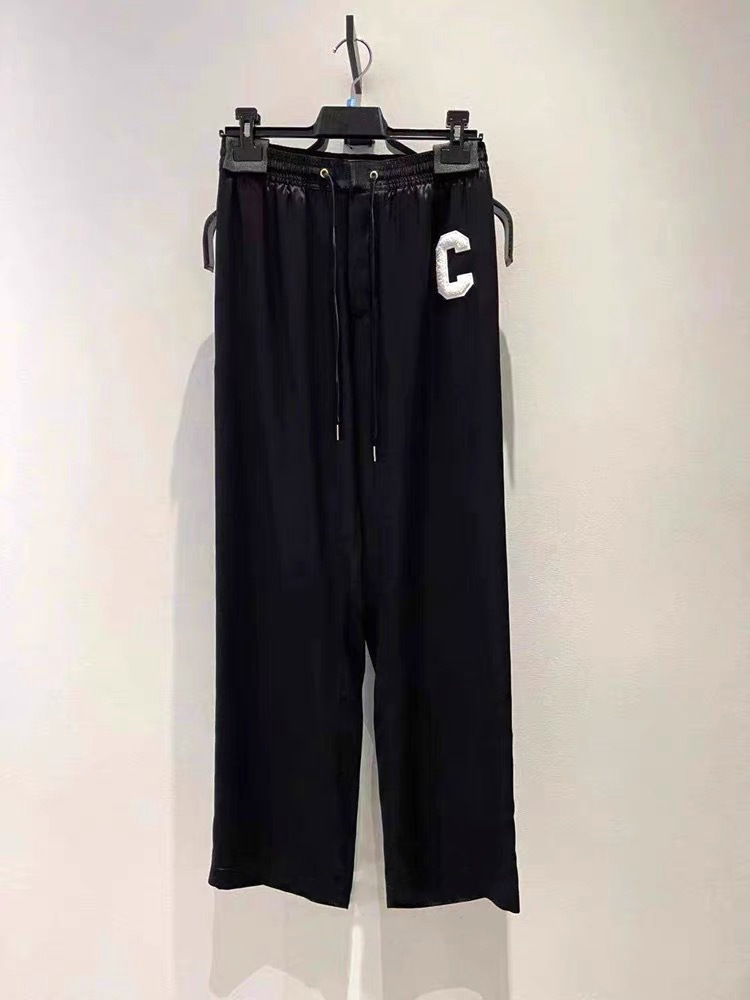 Gaoding cel family competition 2021 spring and summer new C-letter casual straight pants BM sports style, Black;gray
Gaoding cel family competition 2021 spring and summer new C-letter casual straight pants BM sports style, Black;gray