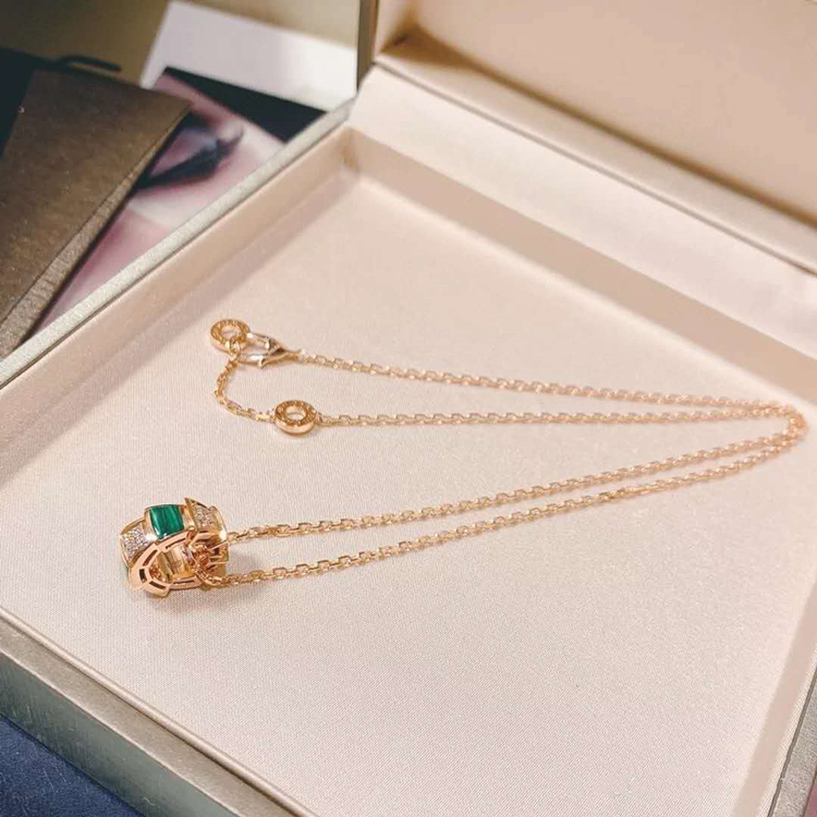 100% silver 1:1 red and black agate snake bone necklace female gray shell diamond pendant 18K rose gold color ladies party gift
100% silver 1:1 red and black agate snake bone necklace female gray shell diamond pendant 18K rose gold color ladies party gift