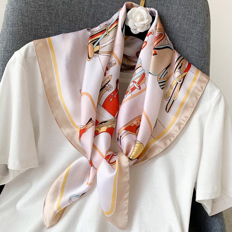Scarves 2022 Korean Fashion Square Silk Luxury 70X70CM Kerchief Four Seasons Print Headcloth Colour Sunscreen Shawls, Blue;gray
Scarves 2022 Korean Fashion Square Silk Luxury 70X70CM Kerchief Four Seasons Print Headcloth Colour Sunscreen Shawls, Blue;gray