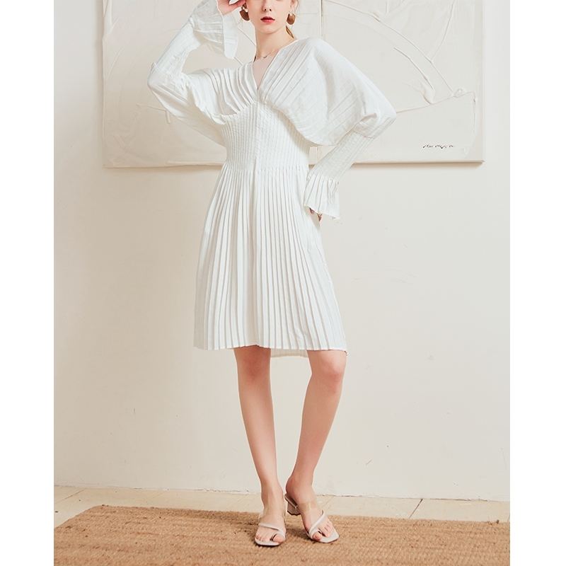 DEAT summer flare sleeves pleated white color high waist V-neck knee length pullover sexy female dress WR30800L 210428