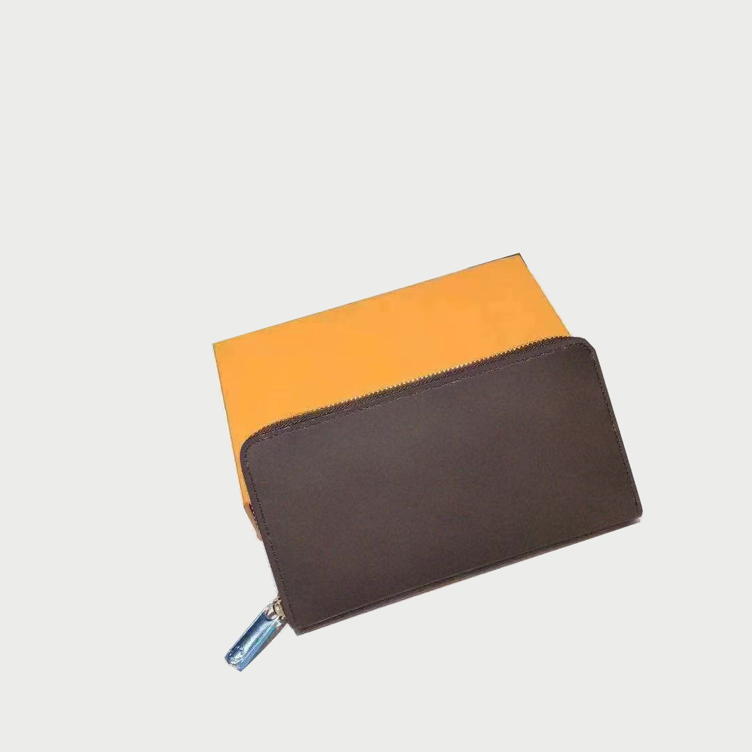 2021 designer single zipper fashion wallet luxury portable money old flower letter square main card slot coin purse men and women leather ha, Red;black
2021 designer single zipper fashion wallet luxury portable money old flower letter square main card slot coin purse men and women leather ha, Red;black