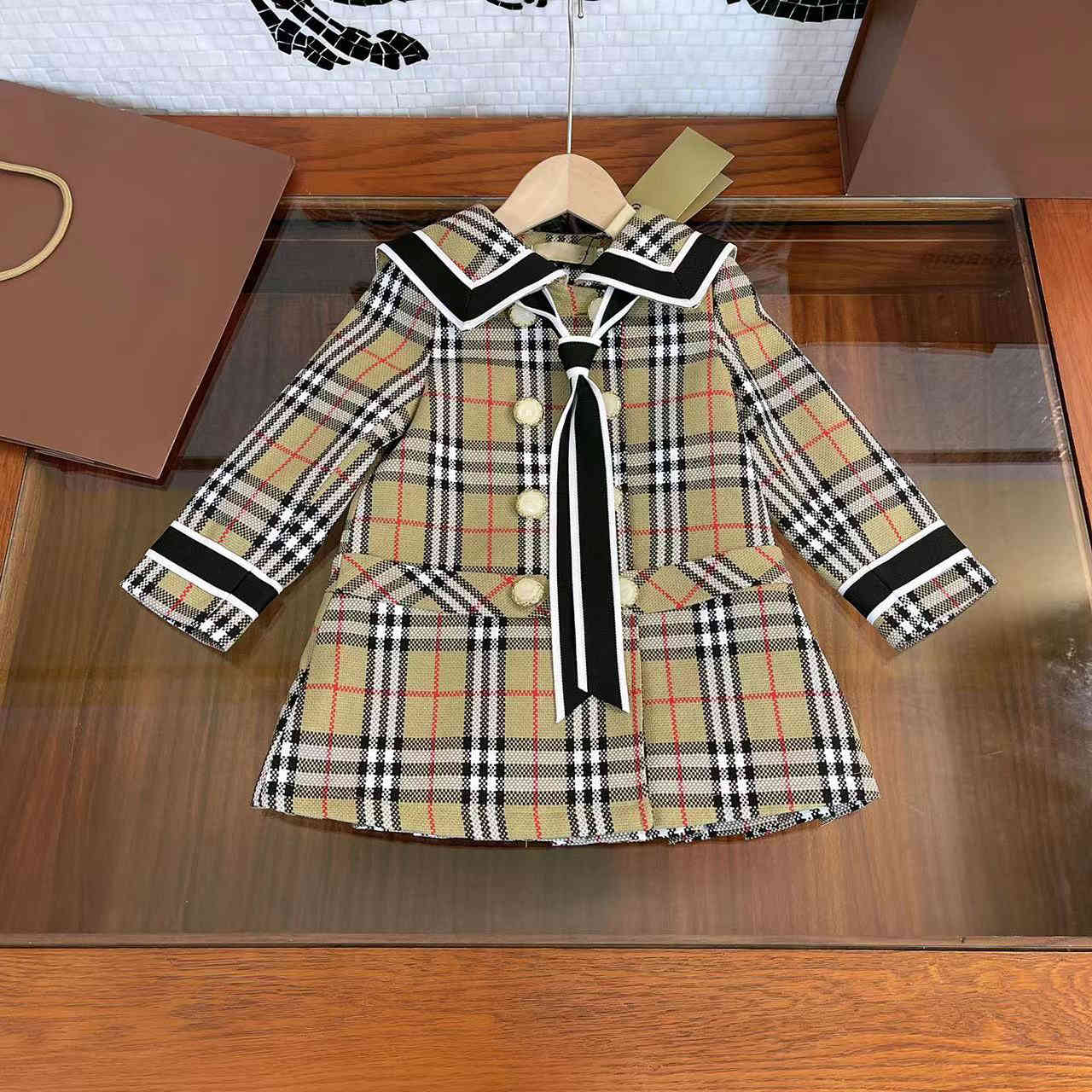 bbr 2021SS Girls' woolen long-sleeved dresses luxury girls long sleeved princess dress winter skirt Classic plaid navy design, Only for price difference
bbr 2021SS Girls' woolen long-sleeved dresses luxury girls long sleeved princess dress winter skirt Classic plaid navy design, Only for price difference