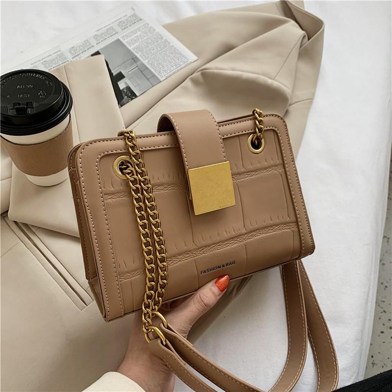 Cross Body MASK Women Bag Stone Pattern Chain Shoulder Messenger High Quality Fashion Designer Brand Handbag Small Square 2021, Black
Cross Body MASK Women Bag Stone Pattern Chain Shoulder Messenger High Quality Fashion Designer Brand Handbag Small Square 2021, Black