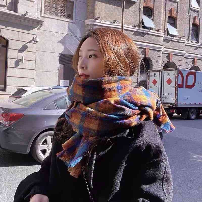 Plaid Scarf women's autumn winter Korean version long student couple shawl warm and versatile lovely net red thick scarf
Plaid Scarf women's autumn winter Korean version long student couple shawl warm and versatile lovely net red thick scarf