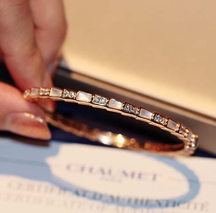 V gold material newest design bracelet with diamomd and nature shell for women party engagement jewelry gift PS3732