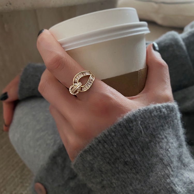 Women's Light Luxury Band Rings Special-Interest Design Couple Couple Fashion Simple Cold Style Advanced Index Finger Unique and Exquisite Ring
Women's Light Luxury Band Rings Special-Interest Design Couple Couple Fashion Simple Cold Style Advanced Index Finger Unique and Exquisite Ring