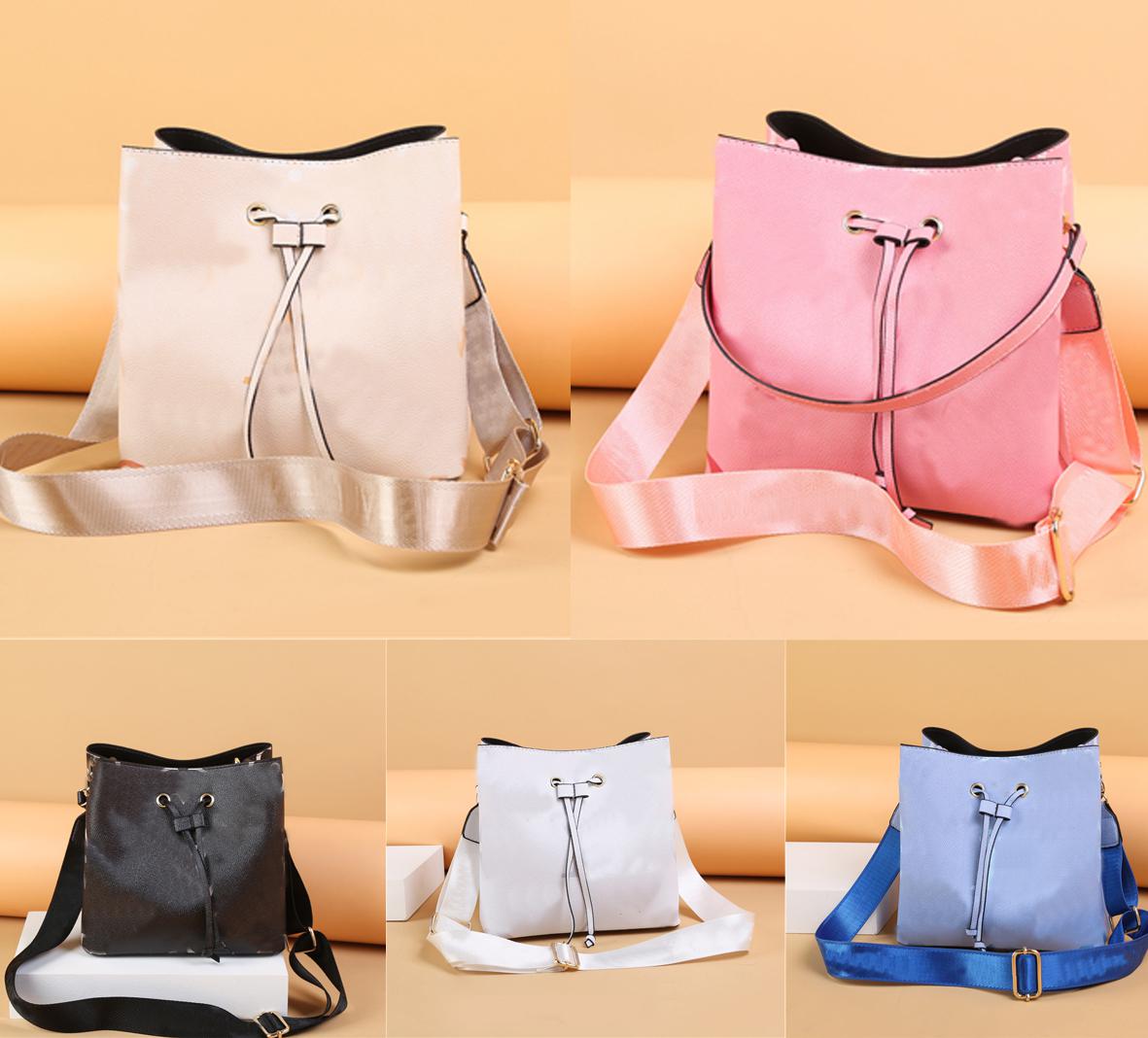 M45555 handbag bag Ladies calfskin caviar classic Diamond quilted chains double flap medium Genuine Leather crossbody shoulder NEONOE
M45555 handbag bag Ladies calfskin caviar classic Diamond quilted chains double flap medium Genuine Leather crossbody shoulder NEONOE