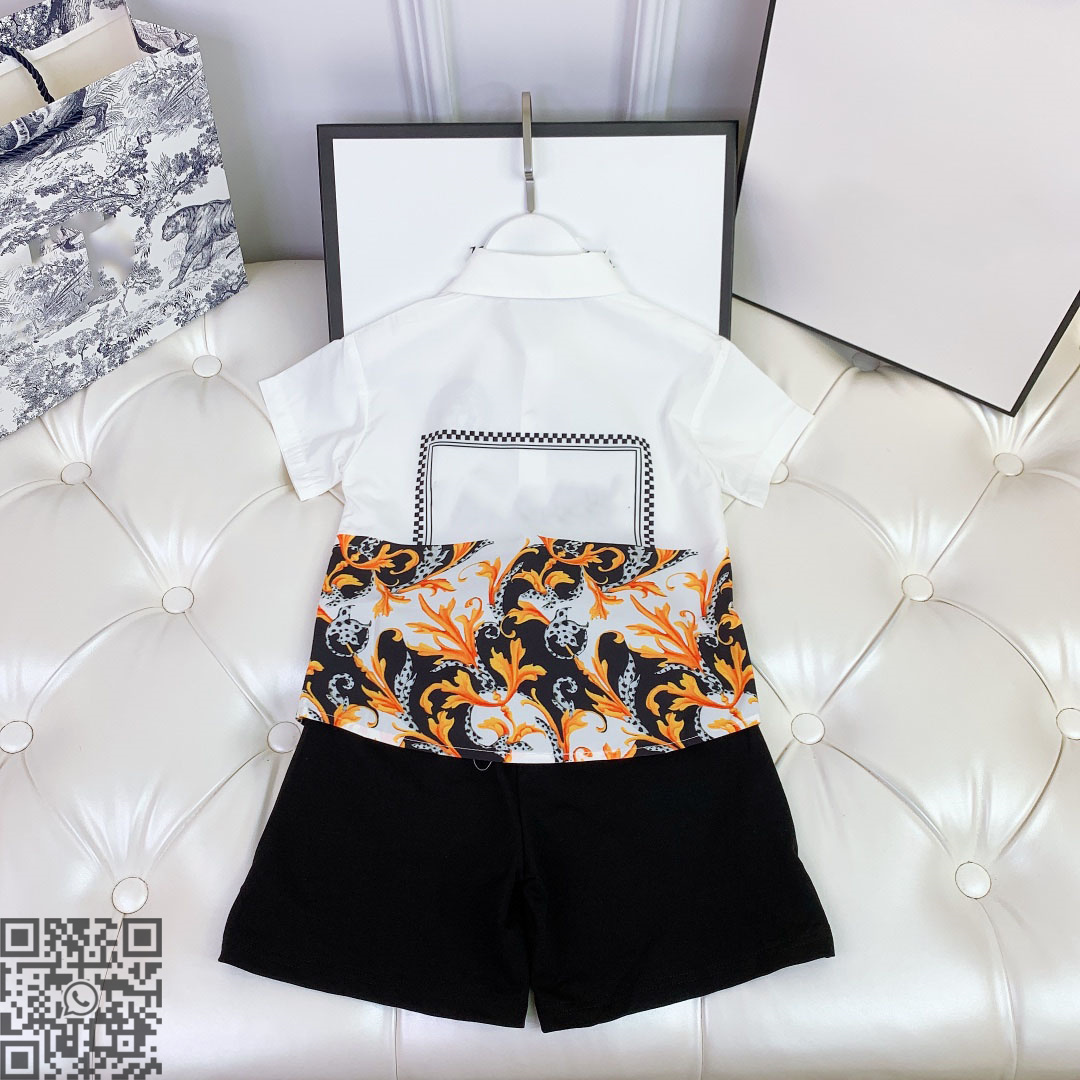 Boy short set luxe merk Baby Clothes 3-piece set Cotton white shirt print shorts set of great quality Designers Clothes Kids album collection size 100-150, Spread make-up
Boy short set luxe merk Baby Clothes 3-piece set Cotton white shirt print shorts set of great quality Designers Clothes Kids album collection size 100-150, Spread make-up