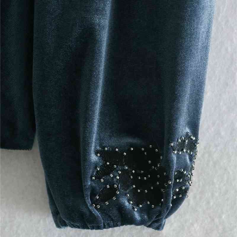 Elegant Women Solid Velvet Shirts Fashion Ladies O-Neck Pleated Tops Sweet Female Chic Floral Embroidery Blouses 210430