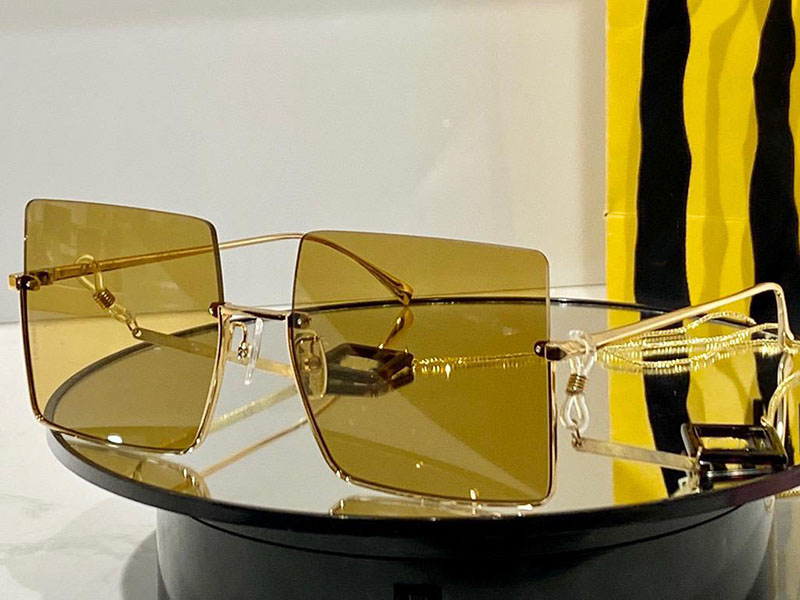 Summer Sunglasses For Men and Women style 0401 Anti-Ultraviolet Retro Safilo Plate Square Metal Half Frame Fashion Eyeglasses Random Box
Summer Sunglasses For Men and Women style 0401 Anti-Ultraviolet Retro Safilo Plate Square Metal Half Frame Fashion Eyeglasses Random Box