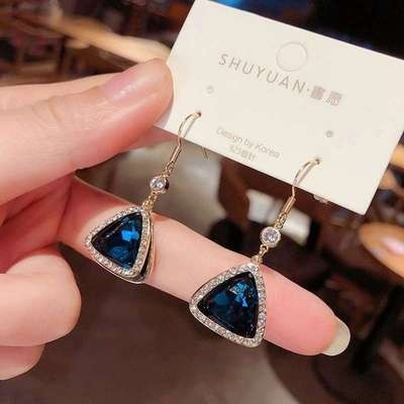 Fashion Dark Blue Gemstone Dangle Earring Geometric Triangle Sapphire Earring For Ladies
Fashion Dark Blue Gemstone Dangle Earring Geometric Triangle Sapphire Earring For Ladies