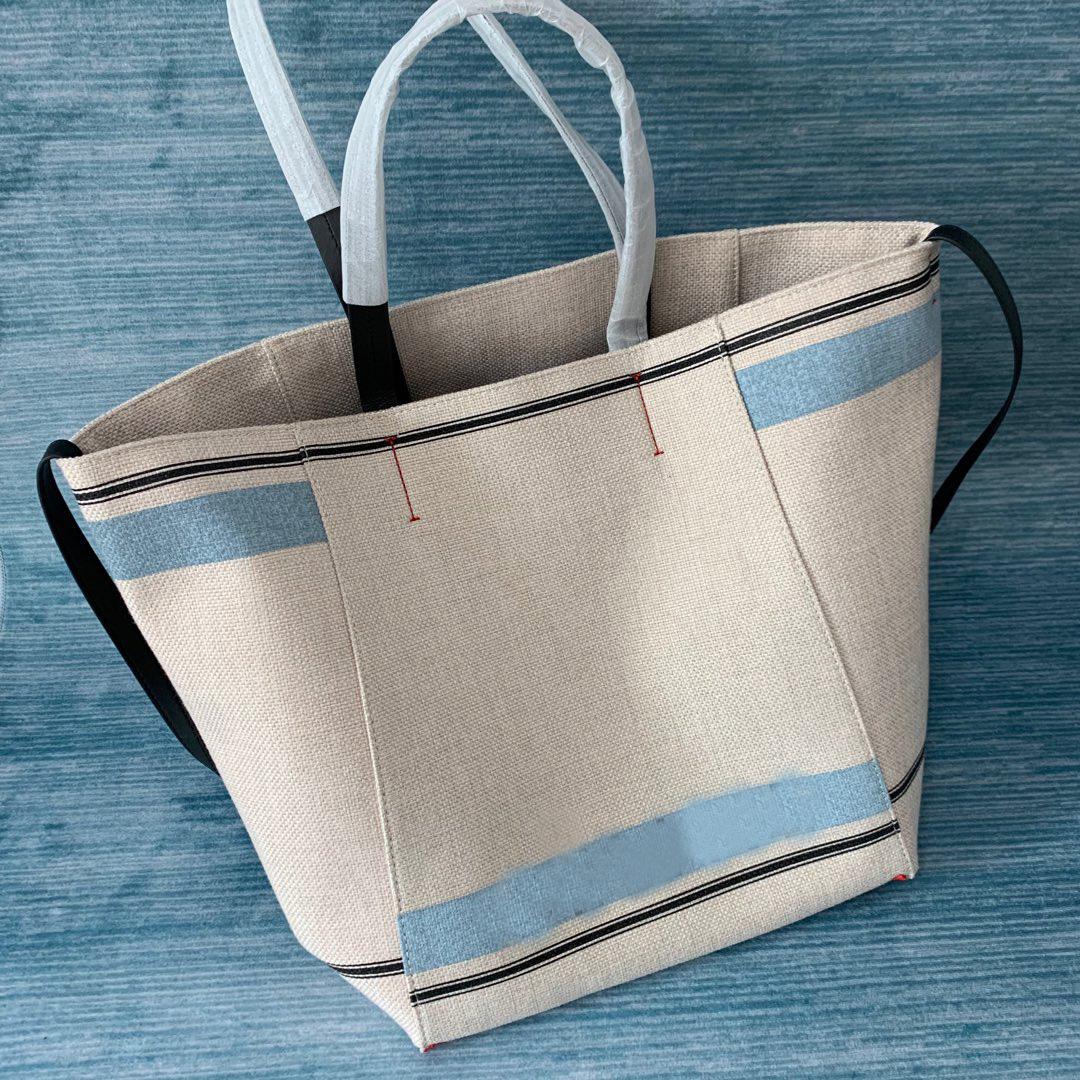 Designer fashion women Shoulder beach bag high quality canvas sunshine color matching large capacity leisure vacation style simple neutral fresh handbag, 8888888
Designer fashion women Shoulder beach bag high quality canvas sunshine color matching large capacity leisure vacation style simple neutral fresh handbag, 8888888