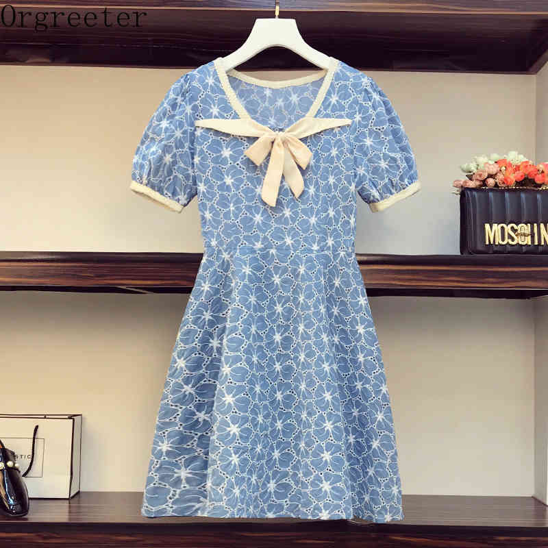 Summer Floral Embroidery Hollow out Mini Dress Sweet Lacing Bow Puff Sleeve Retro Dresses For Women 210525, Navy blue
Summer Floral Embroidery Hollow out Mini Dress Sweet Lacing Bow Puff Sleeve Retro Dresses For Women 210525, Navy blue