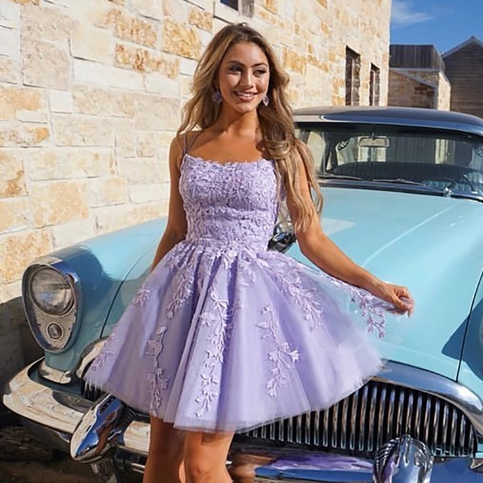 Short Lilac A Line Homecoming Dresses 2022 Above Knee Spaghetti Straps Prom Dress Sexy Backless Lace Appliques Sleeveless Tulle Mini Cocktail Party Go