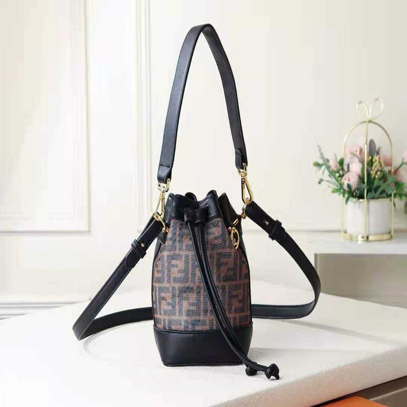 Hanghhangbag Women S Mini Luxurys Designers Bags 2021 designer Womens handbags Purses Crossbody Bag Wallet Handbag Louisbags_18 fashion popu
Hanghhangbag Women S Mini Luxurys Designers Bags 2021 designer Womens handbags Purses Crossbody Bag Wallet Handbag Louisbags_18 fashion popu