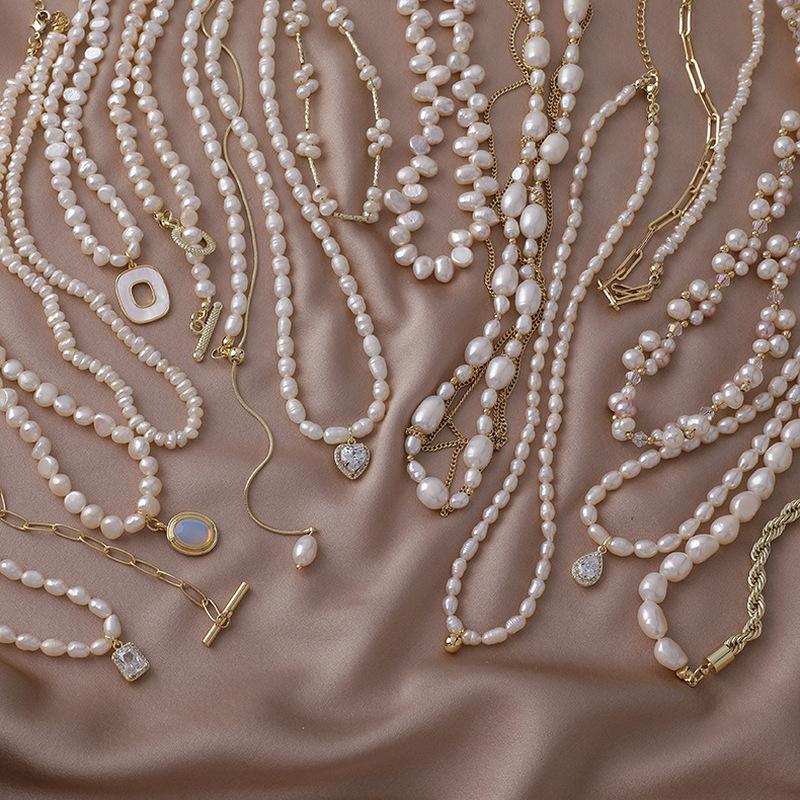 Pendant Necklaces LOVOACC Vintage Multiple Irregular Baroque Pearl Beaded Chokers Necklace For Women Ladies Shiny Rhinestone
Pendant Necklaces LOVOACC Vintage Multiple Irregular Baroque Pearl Beaded Chokers Necklace For Women Ladies Shiny Rhinestone