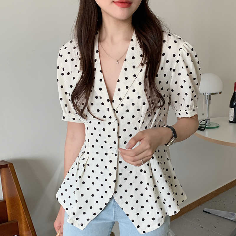 Korejpaa Women Shirt Summer Korean Chic Ladies Retro Lapel Two Button Slimming Pleated Waist Puff Sleeve Wave Dot Blouses 210526