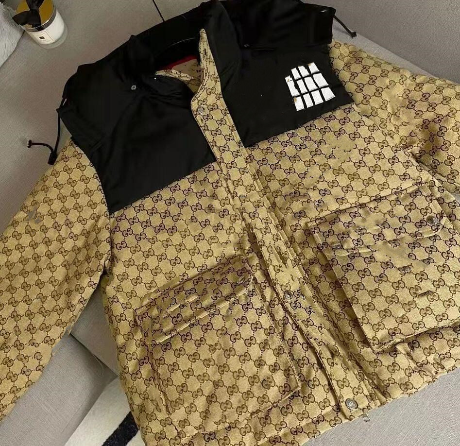 2022 Winter Fashion GFACE Designer Mens Down Coats Jacket Thicken Warm Jacquard Nylon Stitching Coat Hood Drawstring Letter Different Styles of Colors Can Choose, Khaki
2022 Winter Fashion GFACE Designer Mens Down Coats Jacket Thicken Warm Jacquard Nylon Stitching Coat Hood Drawstring Letter Different Styles of Colors Can Choose, Khaki