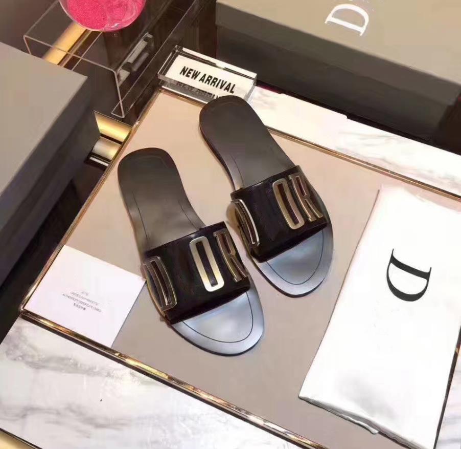 2021 Summer leather Women Designer brand sandals Beach Slippers Casual Double Buckle Clogs Slides Women Slip on Flip Flop Shoes size35-40, Black
2021 Summer leather Women Designer brand sandals Beach Slippers Casual Double Buckle Clogs Slides Women Slip on Flip Flop Shoes size35-40, Black
