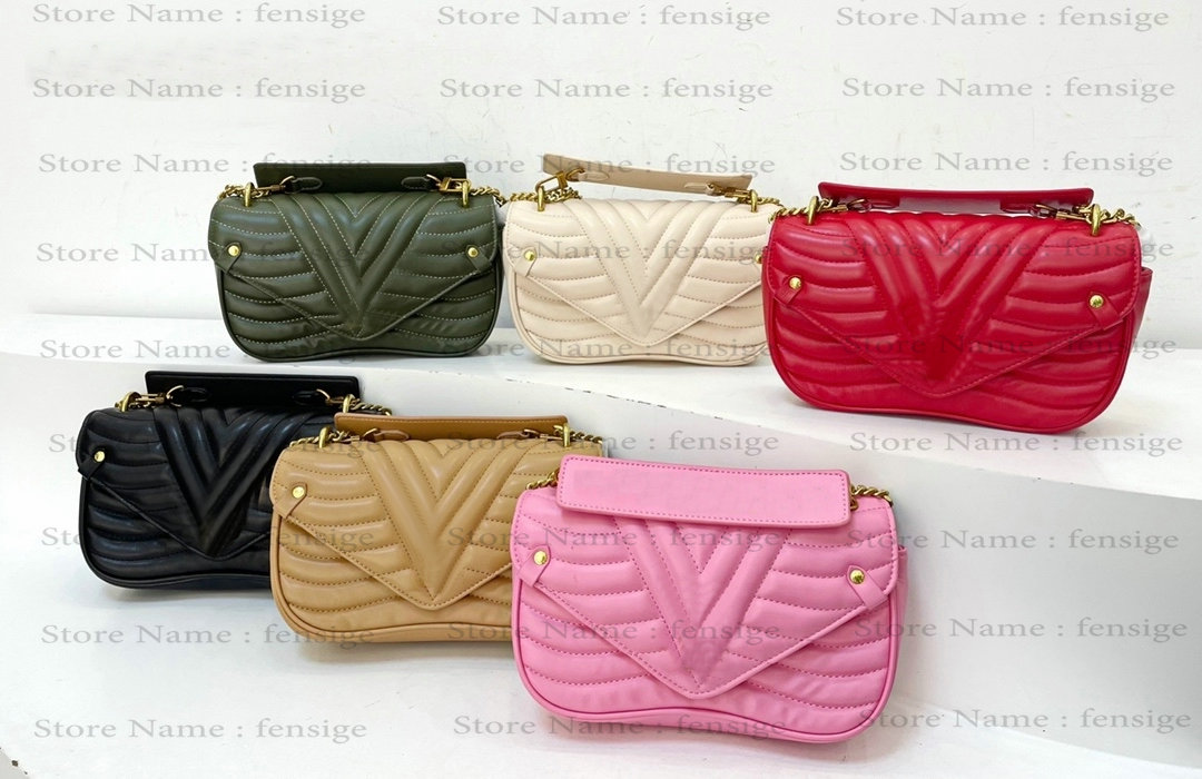 Womens Designer Luxurys New Wave Chain Flap Bag MM Quilted Leather One Handle Shoulder Bags Cross Body M51498
Womens Designer Luxurys New Wave Chain Flap Bag MM Quilted Leather One Handle Shoulder Bags Cross Body M51498