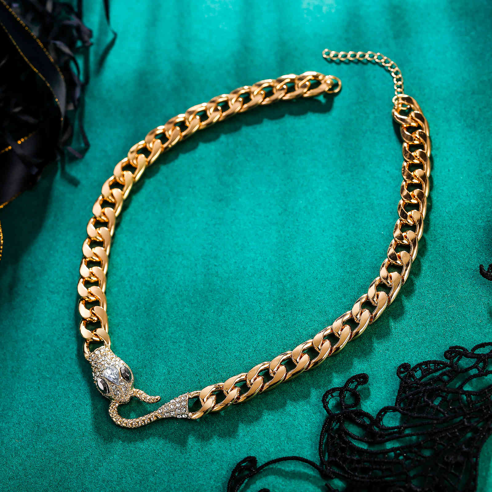 Goth Snake Necklace Women Choker Cuban Link Collares Aesthetic Animal Jewelry Gift Neck Chains Collier Femme Kolye Ketting X0509
Goth Snake Necklace Women Choker Cuban Link Collares Aesthetic Animal Jewelry Gift Neck Chains Collier Femme Kolye Ketting X0509