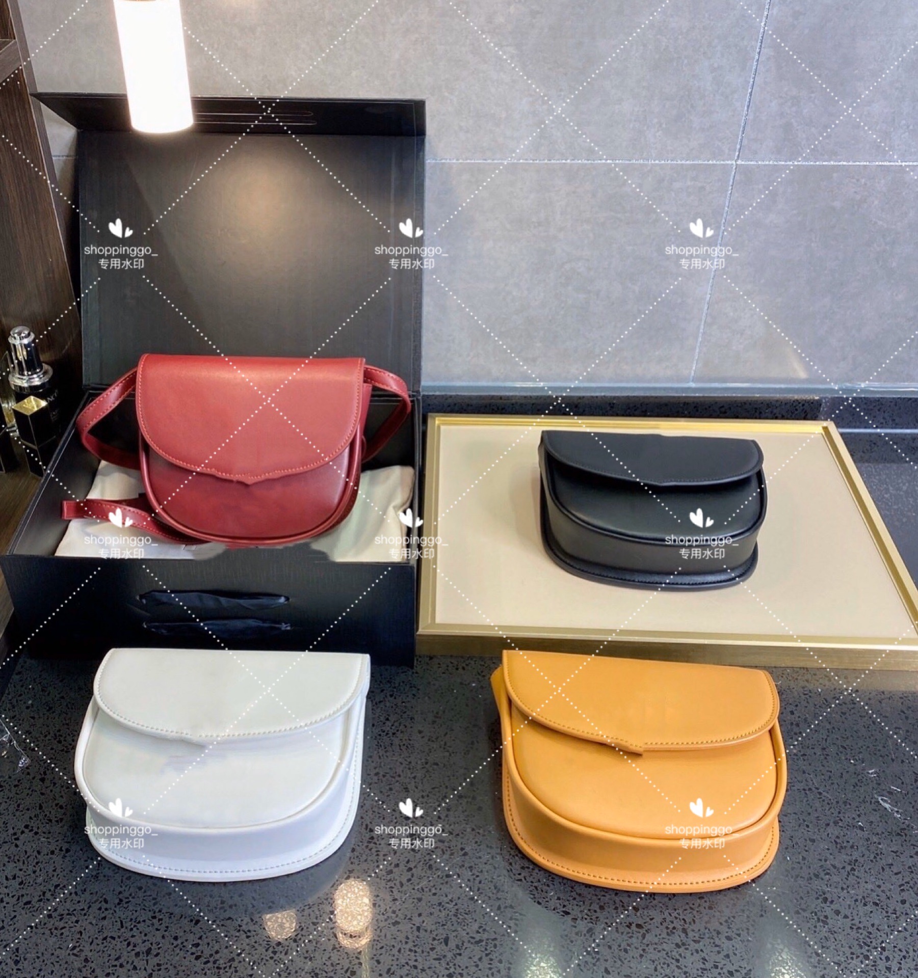 High-end luxury bag leather clutch 19 series ladies fashion Vintage saddle bags cross-body bagshoulder chain messenger shoulder, Light yellow
High-end luxury bag leather clutch 19 series ladies fashion Vintage saddle bags cross-body bagshoulder chain messenger shoulder, Light yellow