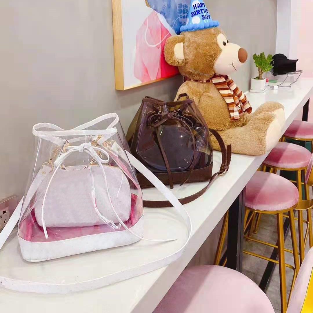 2021 new womens bucket bag single shoulder messenger bag pvc transparent bag high quality handbag, Pink
2021 new womens bucket bag single shoulder messenger bag pvc transparent bag high quality handbag, Pink
