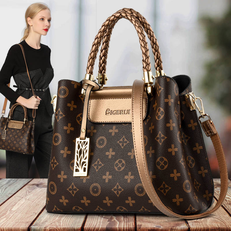 Zhouzhoubao123 Crossbody designer handbags Bag Handbag leather hand one shoulder brand Women Luxurys Designers Bags 2021 Purse Wallet
Zhouzhoubao123 Crossbody designer handbags Bag Handbag leather hand one shoulder brand Women Luxurys Designers Bags 2021 Purse Wallet