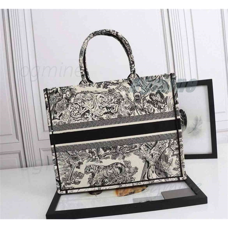 Luxurys Designer Handbags Top Quality Oblique Motif Tote Classic Colorful Book Totes Bag Luxurys Designers Womens Handbag Embroidered Large Bb, Other we can offer more than 80 colors
Luxurys Designer Handbags Top Quality Oblique Motif Tote Classic Colorful Book Totes Bag Luxurys Designers Womens Handbag Embroidered Large Bb, Other we can offer more than 80 colors