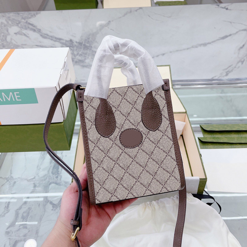 Mini Tote Designer Crossbody Bags Kids Womens Handbags Small Phone Shoulder Bag Trend Letter Printed Minitote 4 Style, Black
Mini Tote Designer Crossbody Bags Kids Womens Handbags Small Phone Shoulder Bag Trend Letter Printed Minitote 4 Style, Black