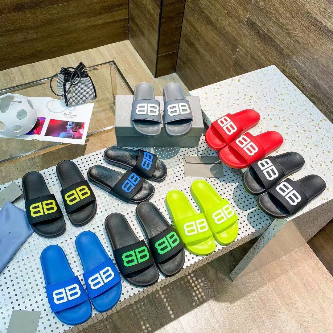 2021 Fashion slide sandals slippers for men women WITH ORIGINAL BOX Designer unisex beach flip flops slipper TOP QUALITY, Black
2021 Fashion slide sandals slippers for men women WITH ORIGINAL BOX Designer unisex beach flip flops slipper TOP QUALITY, Black
