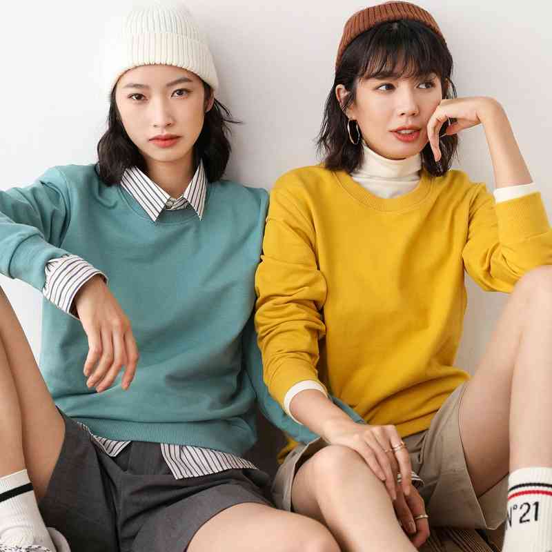 2021 combed cotton couple women's spring and Autumn New Women's loose round neck sweater solid color bottomed top trend, White
2021 combed cotton couple women's spring and Autumn New Women's loose round neck sweater solid color bottomed top trend, White
