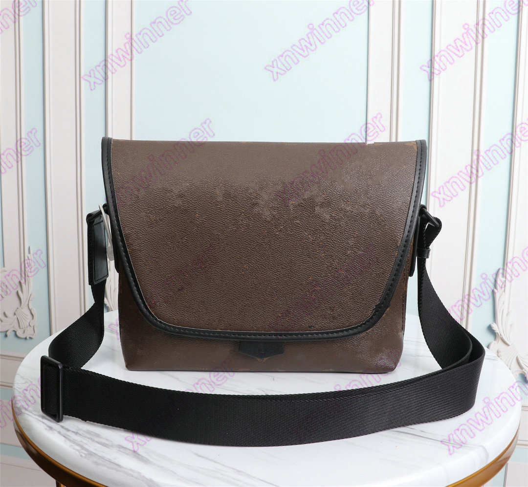 Monograms Macassar Magnetic Messenger Bag Designer Mens Briefcases FShadow Leather Shoulder bags Designers Luxurys Brand Envelope Purse Wallets M45557
Monograms Macassar Magnetic Messenger Bag Designer Mens Briefcases FShadow Leather Shoulder bags Designers Luxurys Brand Envelope Purse Wallets M45557